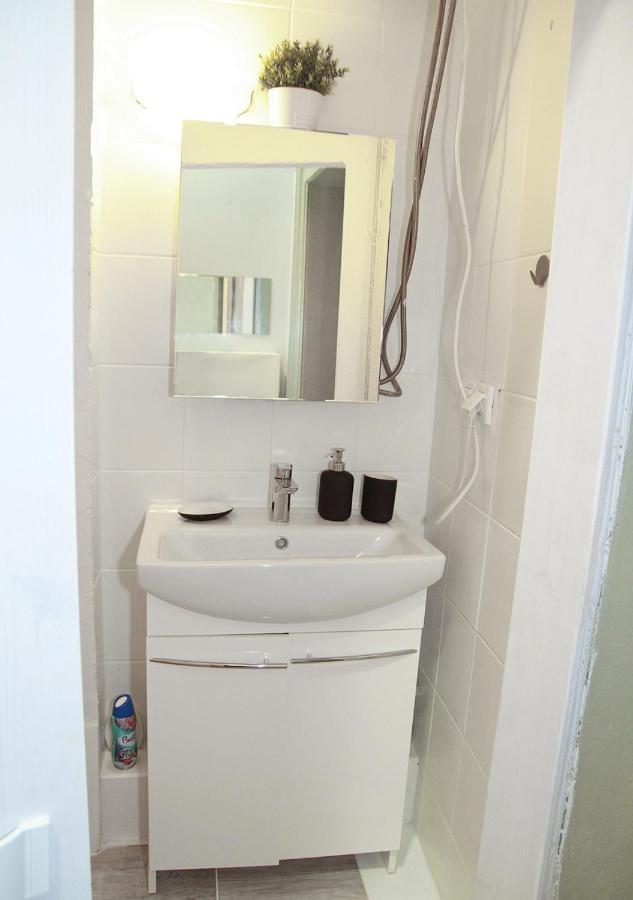 Grey Studio Apartment Wroclaw Exterior photo