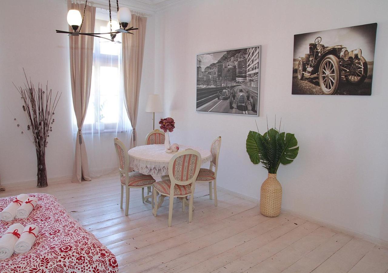Grey Studio Apartment Wroclaw Exterior photo
